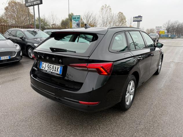 Skoda Octavia 2.0 TDI EVO SCR Wagon Executive - Foto 3