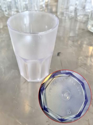 bicchieri in plastica dura usati - Foto 2