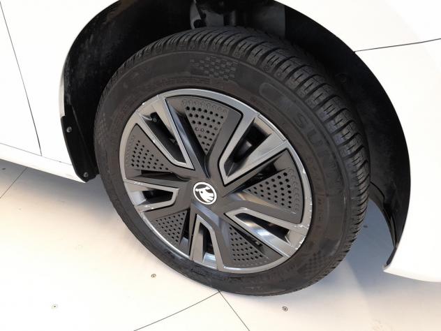Škoda Fabia 1.0 MPI Evo 59KW STYLE - Foto 7