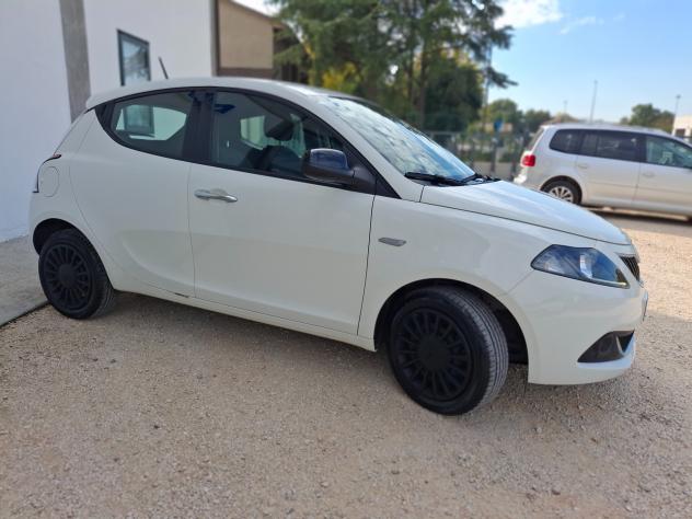 Lancia Ypsilon 1.0 FireFly 5 porte S&S Hybrid Silver Plus - Foto 9
