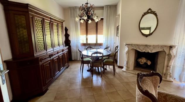 VILLA di 13 vani e di 200 mq (PIETRASANTA) rif. 185/VVE - Foto 4