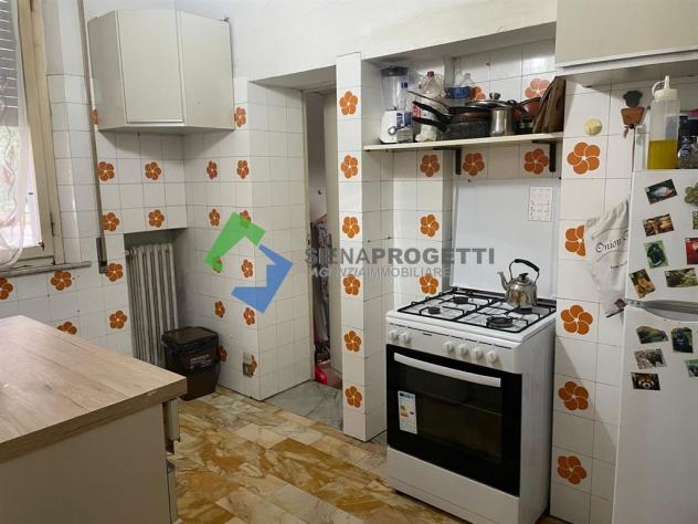 Viale Mazzini, grande appartamento con ingresso al piano terreno con posto auto e terrazzo esclusivo. . - Foto 15
