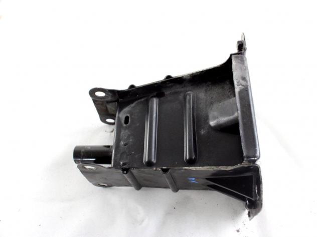 130500220 STAFFA SUPPORTO TRAVERSA PARAURTI ANTERIORE LATO DESTRO MERCEDES CLASSE A180 W169 2.0 D 80KW AUT 5P (2009) RICAMBIO USATO