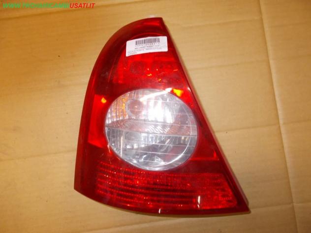 FANALE POST.S. RENAULT CLIO (C65/B65)  Parti elettriche  Fanaleria  Fanali  Fanale post. sx. RENAULT - CLIO II - 01-01-2004 - 01-01-2006, RENAULT - CL