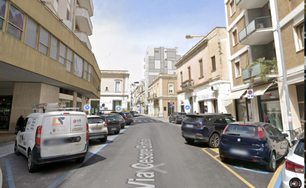 LOCALE COMMERCIALE NEL CENTRO DI LECCE CON SCOPERTO - Foto 7