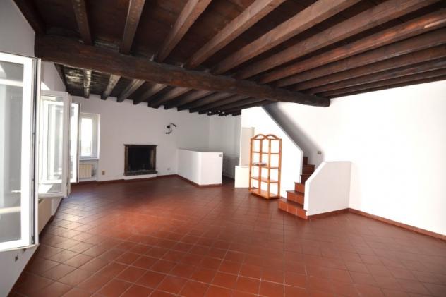 TRILOCALE SU DUE LIVELLI PARZIALMENTE ARREDATO IN CENTRO LECCO – ZONA PEDONALE - Foto 10