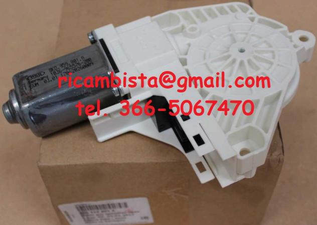 8K0959801A Audi A4 motorino alzavetro anteriore sinistro