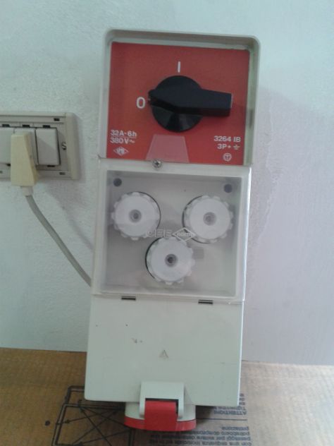 Presa Industriale 380V/32A