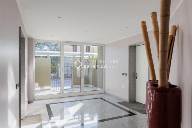 USMATE VELATE: IN VENDITA TRE LOCALI + SERVIZI E TERRAZZO. - Foto 16