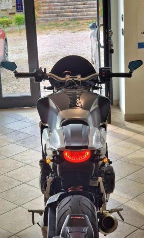 HONDA CB1000R 18.386KM 2019 FINAZ PERMUTA - Foto 8