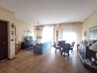 MOCCIA SOLUZIONE ABITATIVA ZONA ERCOLE CASAGIOVE (VE)