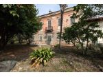 Rustico / Casale di 950 m² con più di 5 locali in vendita a Rivalba