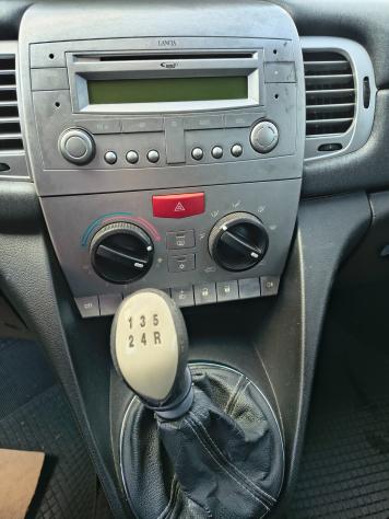 Lancia Ypsilon 1.2 69 CV DIVA - Foto 8