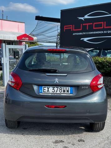 Peugeot 208 1.4 HDi 68 CV 5 porte OK NEO PATENTATI - Foto 8