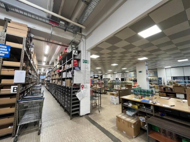 Immobile di 1500 m² con 3 locali in vendita a Brescia - Foto 8