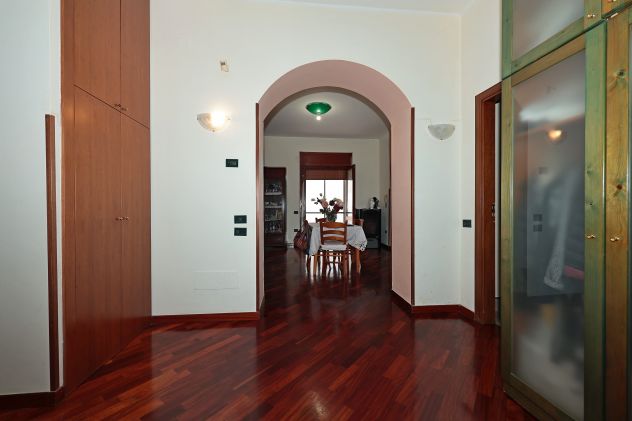 APPARTAMENTO CON TERRAZZO - Foto 7