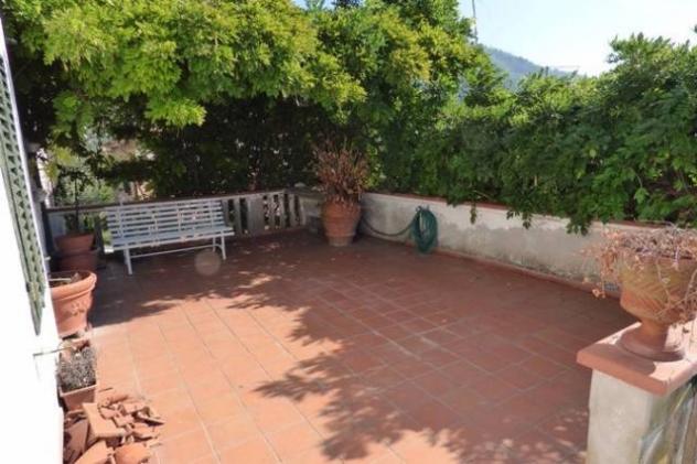 Rustico in vendita a Matraia - Capannori 400 mq Rif: 609677