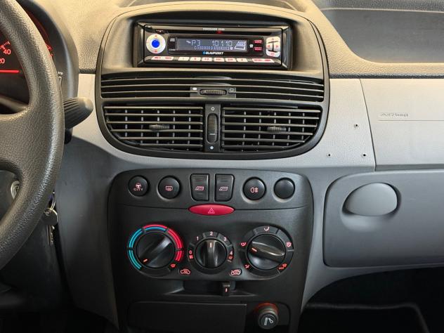 Fiat Punto 1.2i cat 3 porte SX - Foto 9