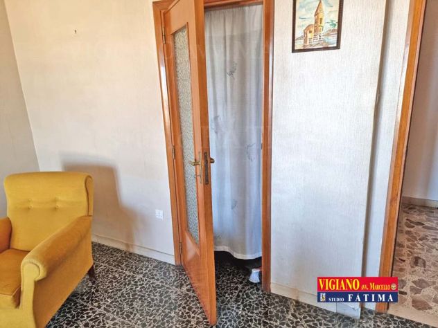 FOGGIA - VENDESI - P.zza A. MORO, 39 - VANI 4/MQ. 134 + CANTINA - Foto 4