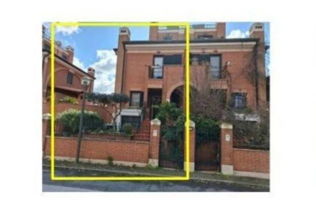 Immobile in asta di 196 m² con più di 5 locali e box auto in vendita a Marino - Foto 2