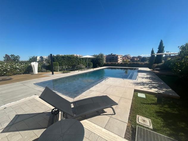 Mezzocamino, in contesto signorile, Villa di oltre 200 mq con piscina a sfioro, box e tre posti auto. - Foto 12