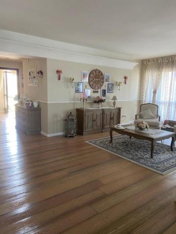 APPARTAMENTO di 5 vani e di 250 mq (SOMMA VESUVIANA) rif. D17 - Foto 9