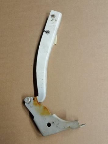 CERNIERA D.COFANO ANT. BIANCO FIAT PUNTO (199-2Y/4C/3X) 999-U29462 Carrozzeria Lamierati esterni Cofano Cerniera cofano ABARTH - GRANDE PUNTO - 01