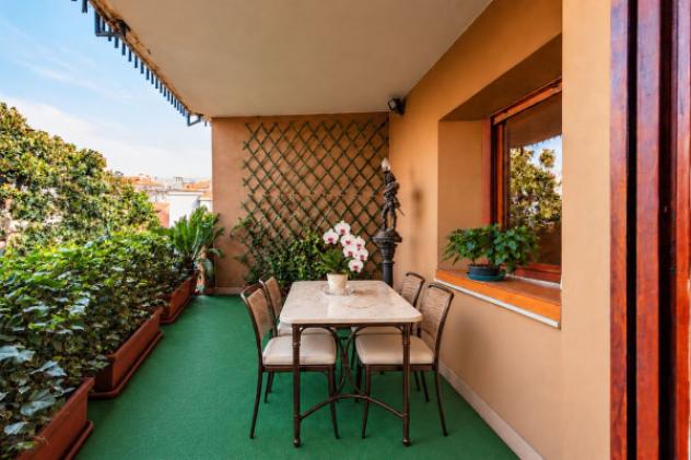 Appartamento di 236 m² con 5 locali e box auto doppio in vendita a Milano - Foto 2