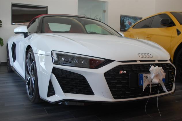 Audi R8 Spyder 5.2 V10 Performance rwd 570CV S Tronic - Foto 3