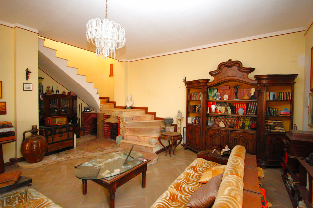Casa indipendente con terrazzo a livello - Foto 6