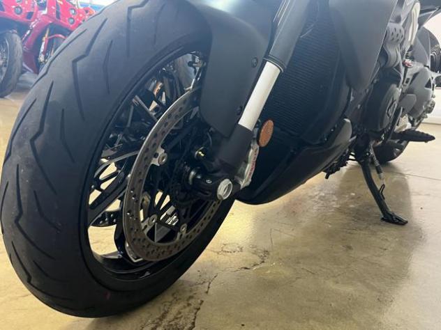 DUCATI Diavel V4 DARK STEALTH YELLOW 2026 rif. 23996171 - Foto 3