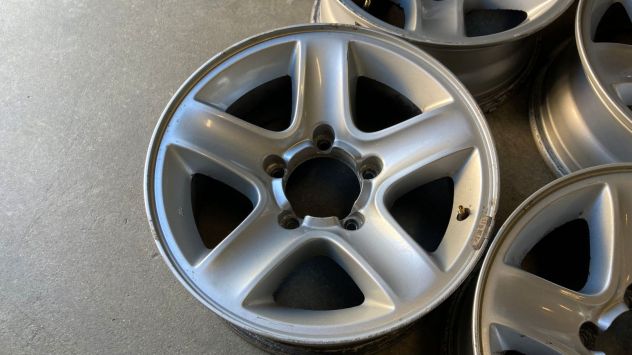 Cerchioni in lega 16 pollici originali Suzuki Gran Vitara del 2005 - Foto 3