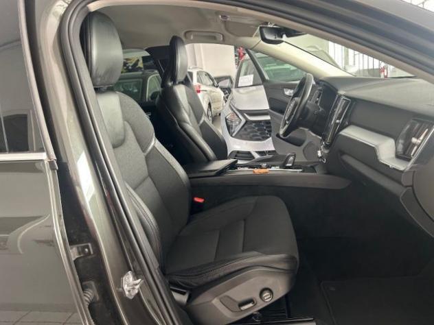 VOLVO XC60 B4 (d) AWD Geartronic Momentum Pro rif. 23713085 - Foto 8