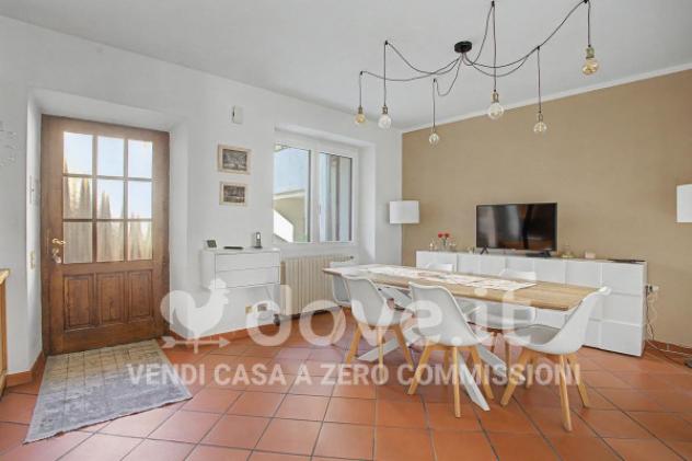 Appartamento di 100 m² con 3 locali e box auto in vendita a Brissago-Valtravaglia