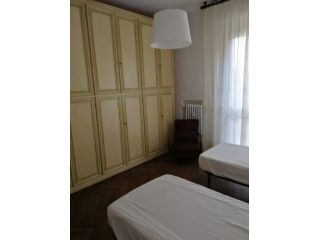 AFFITTASI POSTO LETTO IN DOPPIA ZONA MURRI PER STUDENTESSE