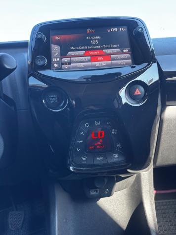 Toyota Aygo 1.0 VVT-i 72 CV 5 porte x-cite - Foto 9