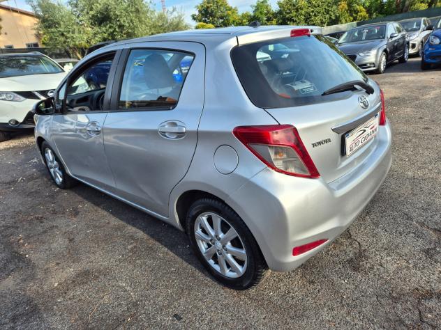 Toyota Yaris 1.4 D-4D 5 porte Lounge - Foto 4