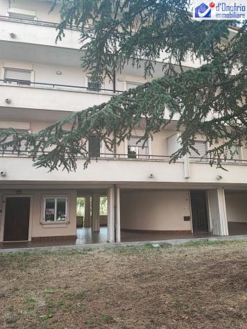 VENDESI APPARTAMENTO VIA PIRANDELLO , PRIMO PIANO, DOPPI BALCONI