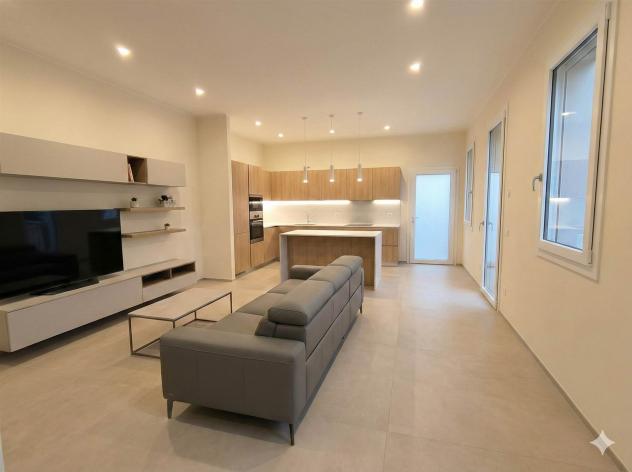 Appartamento indipendente in Vendita in zona NOVOLI con giardino
