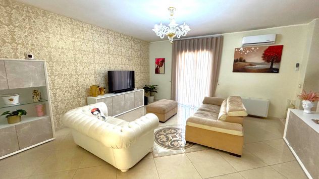 VILLA CON CORTILE IN PIENO CENTRO - MONDRAGONE - Rif.V3164 - Foto 9
