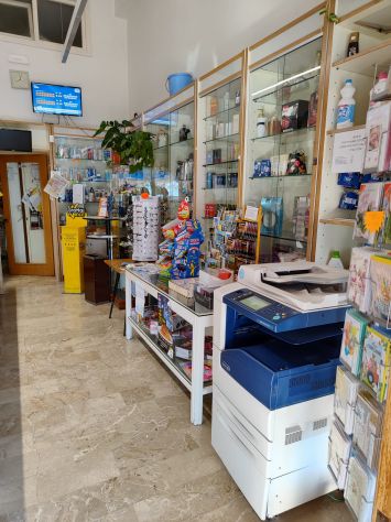 VENDESI TABACCHERIA IN CHIANCIANO TERME ( SI ) - Foto 2