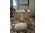 Due poltroncine stoffa perlata operata con ottomana