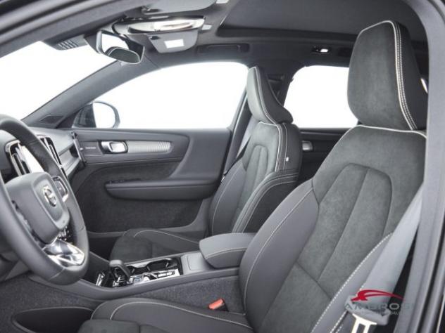 VOLVO XC40 Black Edition B3 Mild hybrid Benzina Ultra rif. 23867701 - Foto 9