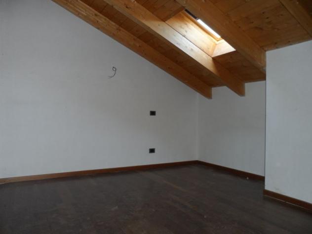 VILLA A SCHIERA di 3 vani e di 150 mq (CAVENAGO DI BRIANZA) rif. IGC VILLA CENTRALE - Foto 9