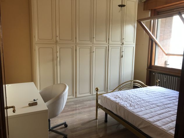 LIBERE 4 STANZE PER STUDENTESSE - Foto 4