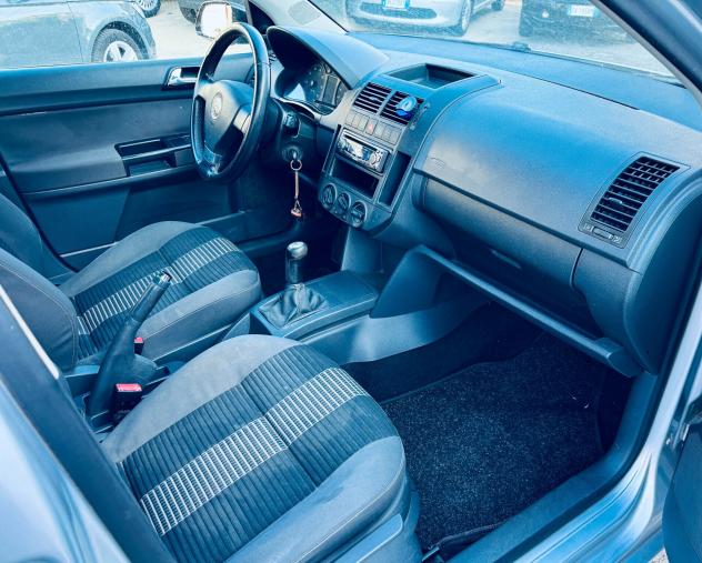 Volkswagen Polo 1.2/60CV 5p. Neopatentati - Foto 10