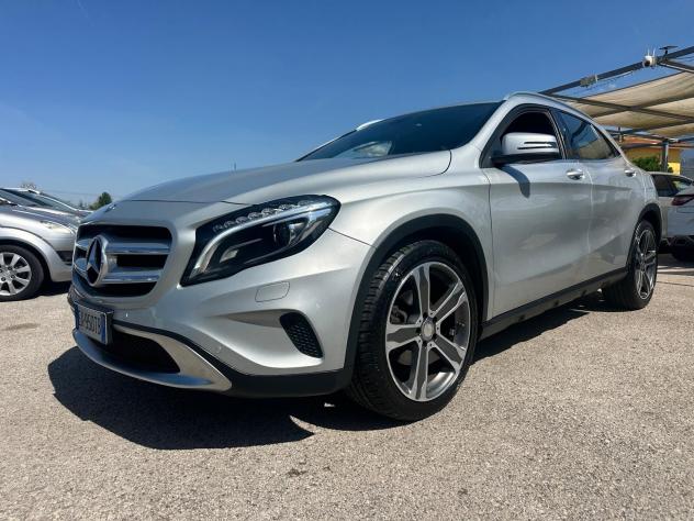 Mercedes GLA 220 4Matic Automatica - Foto 7