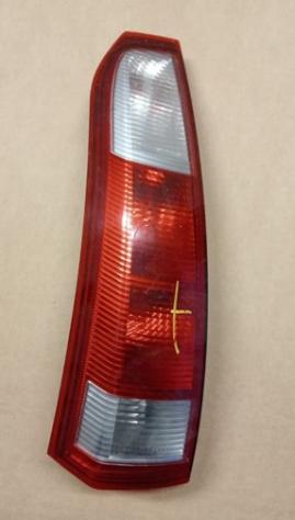 FANALE POST.S.(fino al 12/2005) ROSSO BIANCO COMPL OPEL MERIVA (X03) 1.3 CDTI / 1.7 CDTI FAP / OPC 999-U47684 Parti elettriche  Fanaleria  Fanali  Fan