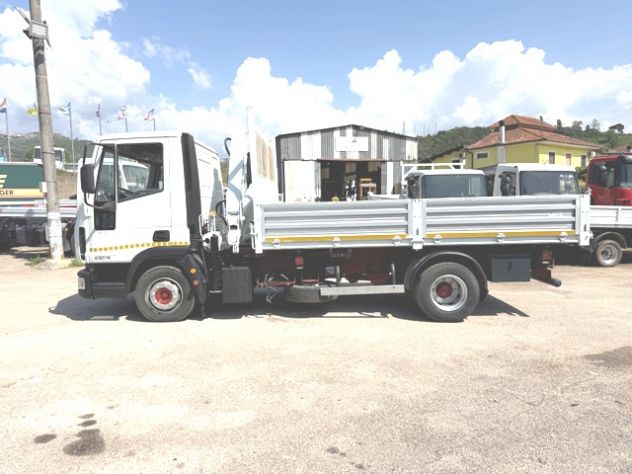 camion iveco eurocargo 75e18 stralis ribaltabile e gru