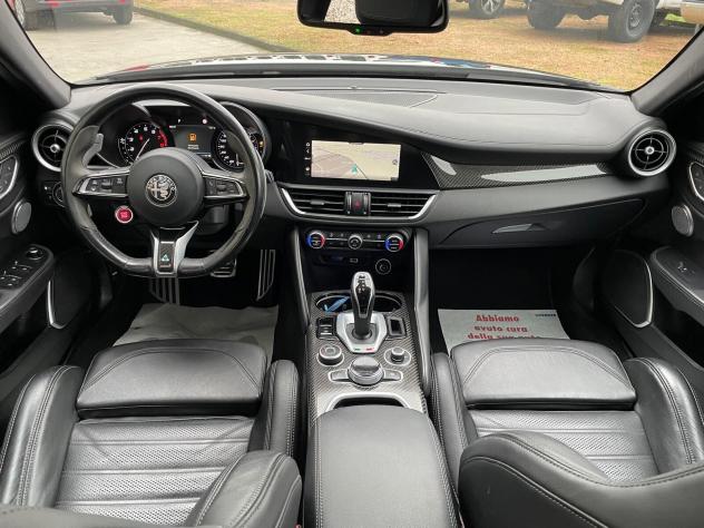 Alfa Romeo Giulia 2.9 V6 Bi-Turbo AT8 Quadrifoglio - Foto 10